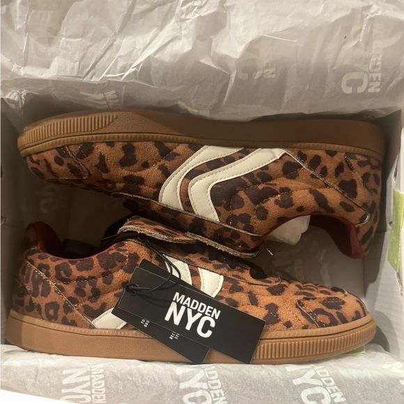 Madden NYC Leopard and Stripe Print Women's Fold‎ Over Sneakers New In Box - Picture 3 of 5